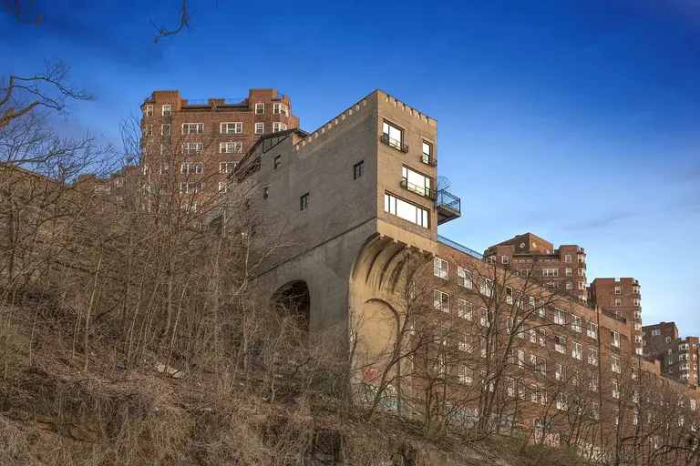 After more than two years, Hudson Heights’ cliffside ‘Pumpkin House’ sells for $2M