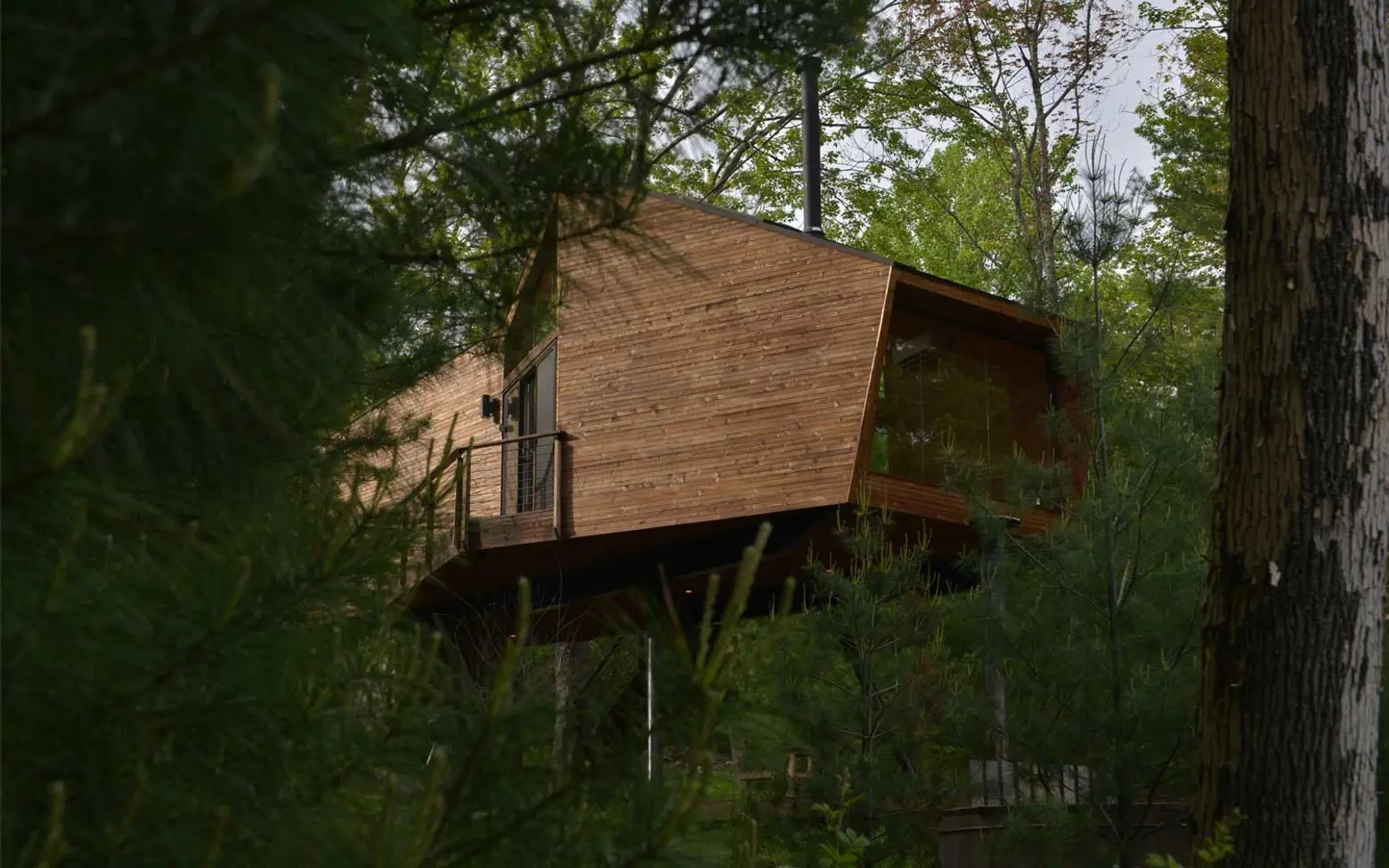 Woodstock treehouse, Antony Gibbons, modern treehouse, Catskills architecture