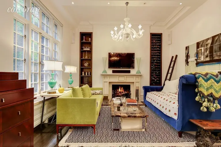 $1.5M UES co-op features 13-foot ceilings and floor-to-ceiling shelving