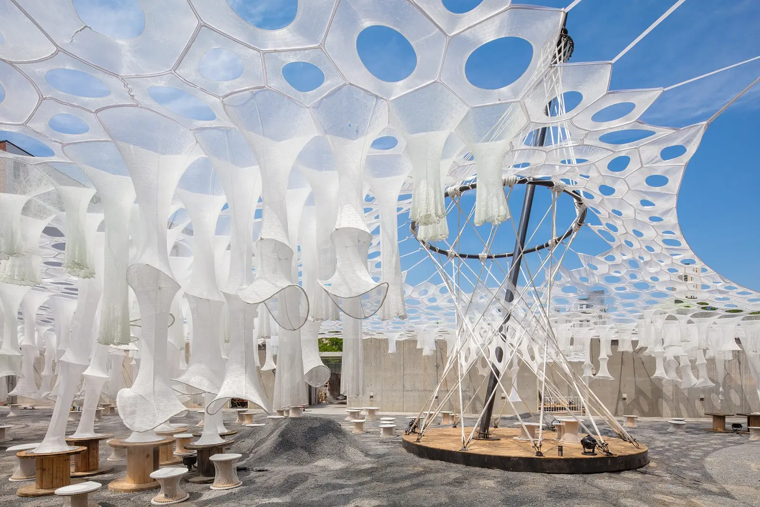 Watch MoMA PS1’s solar canopy art installation get installed