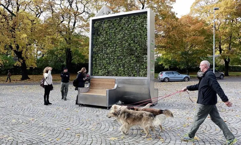 Just one ‘CityTree’ unit purifies air at the same rate as 275 trees