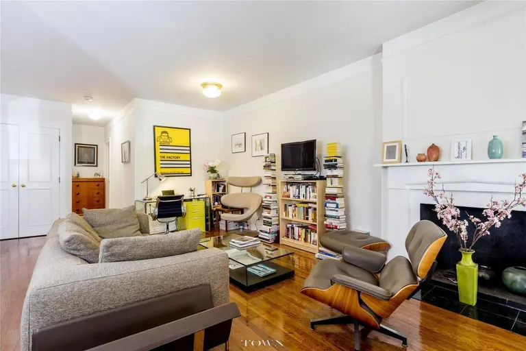 Bright apartment on the full floor of a West Village townhouse asks $6,500/month