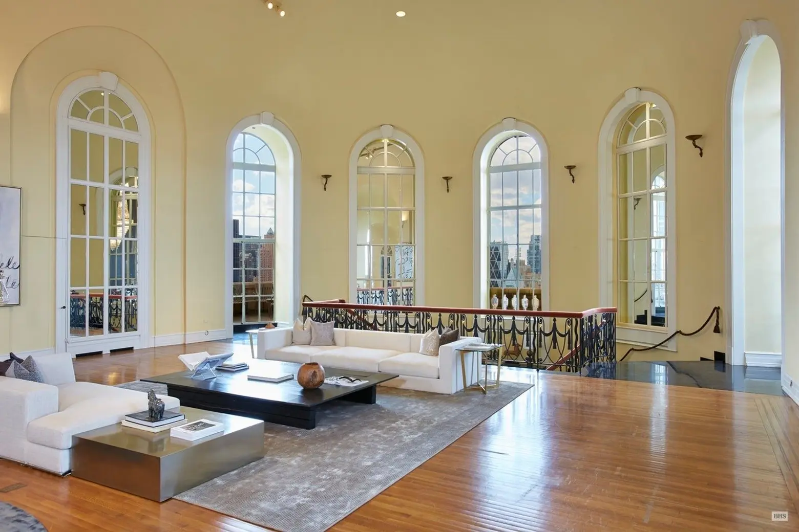 After four years on the market, $125M Pierre penthouse sells for a paltry $44M