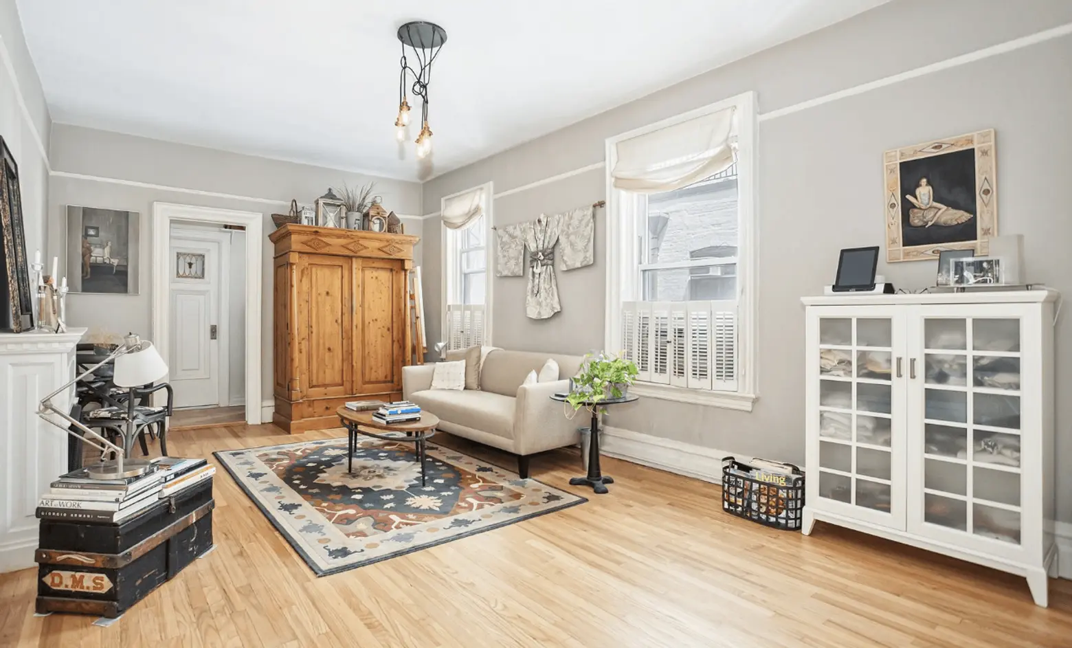 A top-floor Madison Avenue studio a block from the park for $460K? Yes, it’s true.