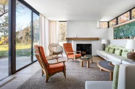 Hamptons shore house combines the intimacy of the woods with the ...