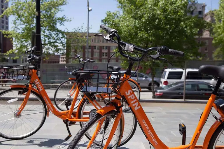 300 dockless bikeshares are coming to NYC Monday