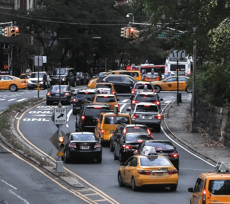 De Blasio unveils five-point plan to reduce congestion on NYC’s busiest streets
