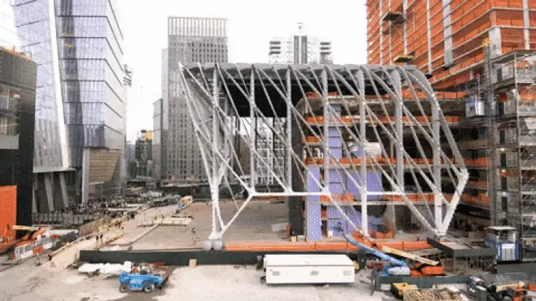 Watch The Shed, an 8-million-pound structure, glide effortlessly alongside the High Line