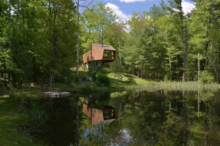 Asking $325/night, this secluded Catskills treehouse may be one of the coolest vacation escapes ever