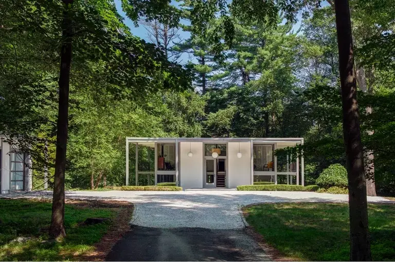 For $1.7M, a mid-century masterpiece in Connecticut’s modernist enclave
