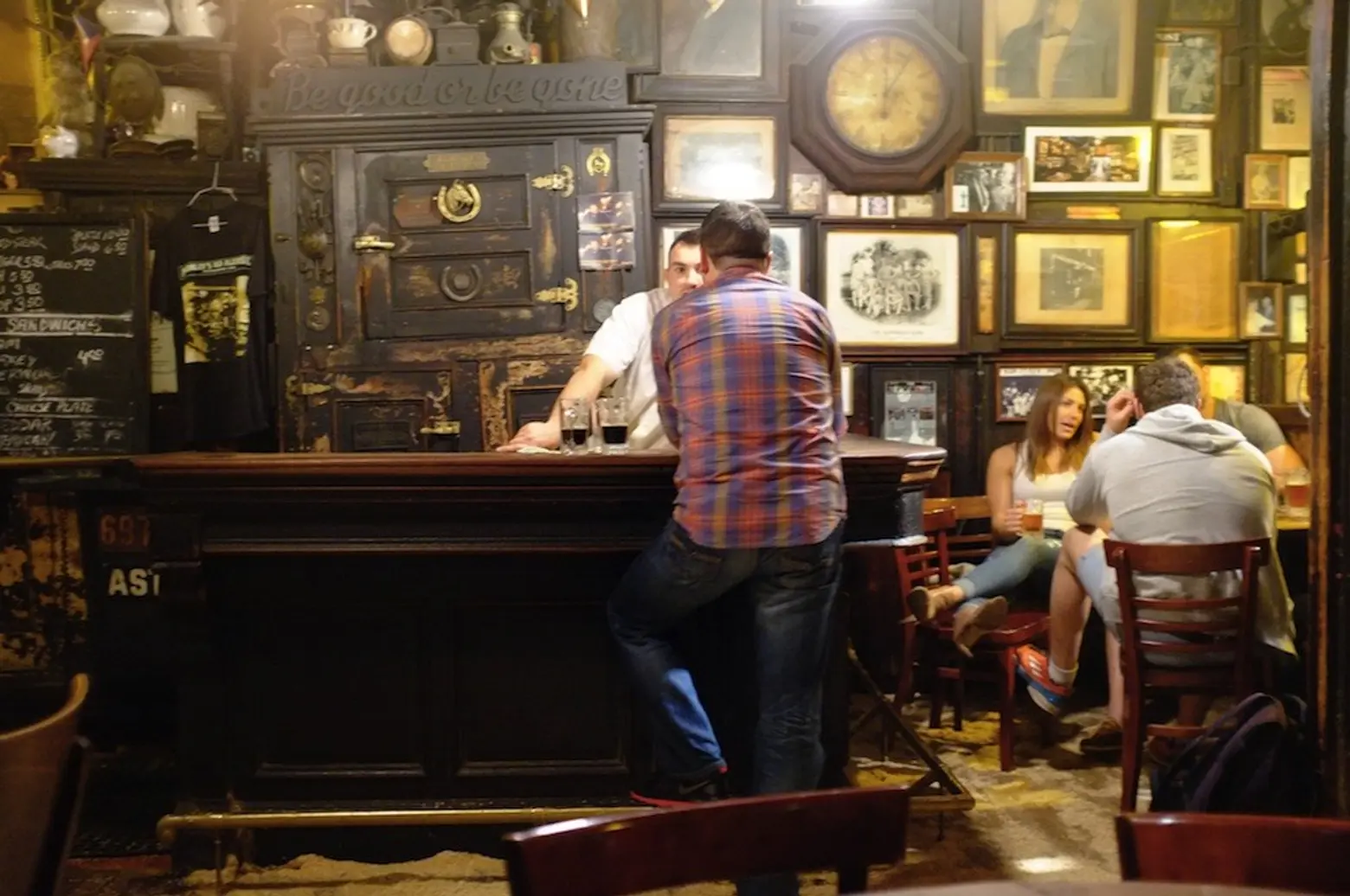 mcsorleys ale house, interior, historic bars nyc