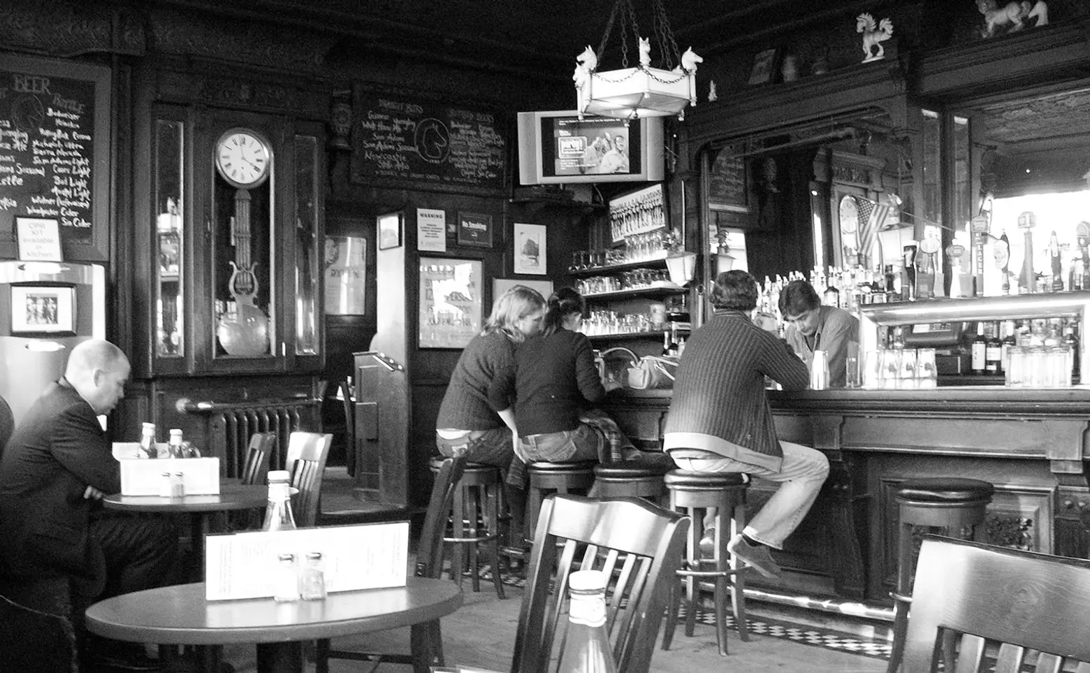 Cracking open the stories of NYC’s most historic bars