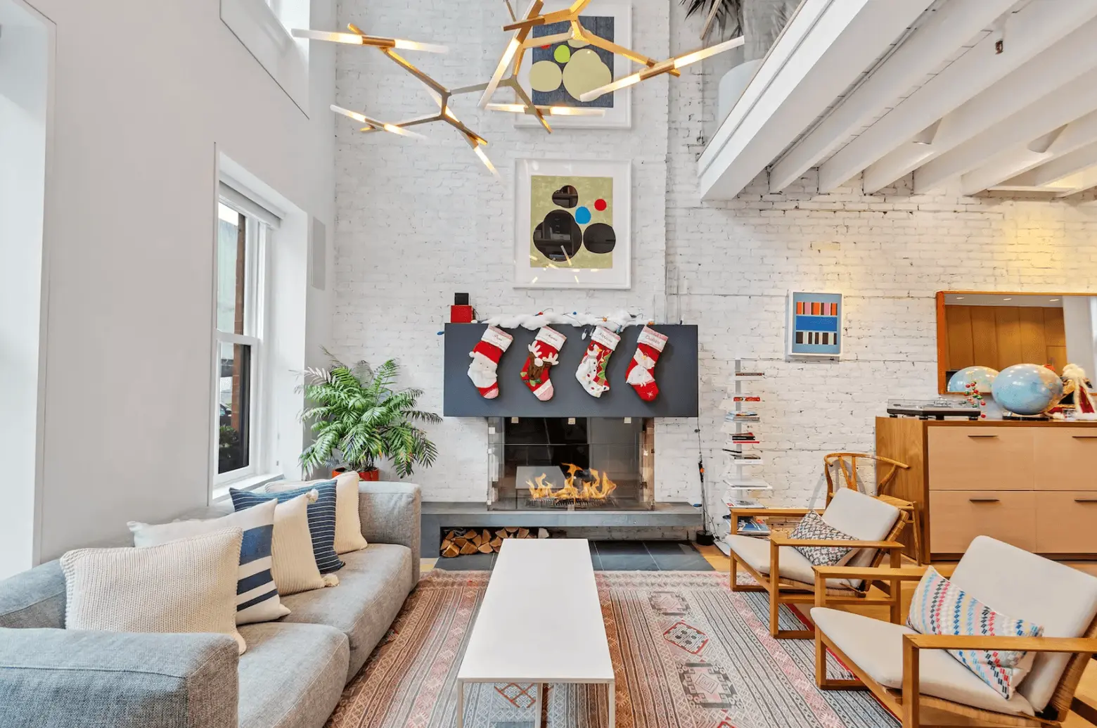 It’s feeling festive at this revamped Williamsburg townhouse asking $3.7M