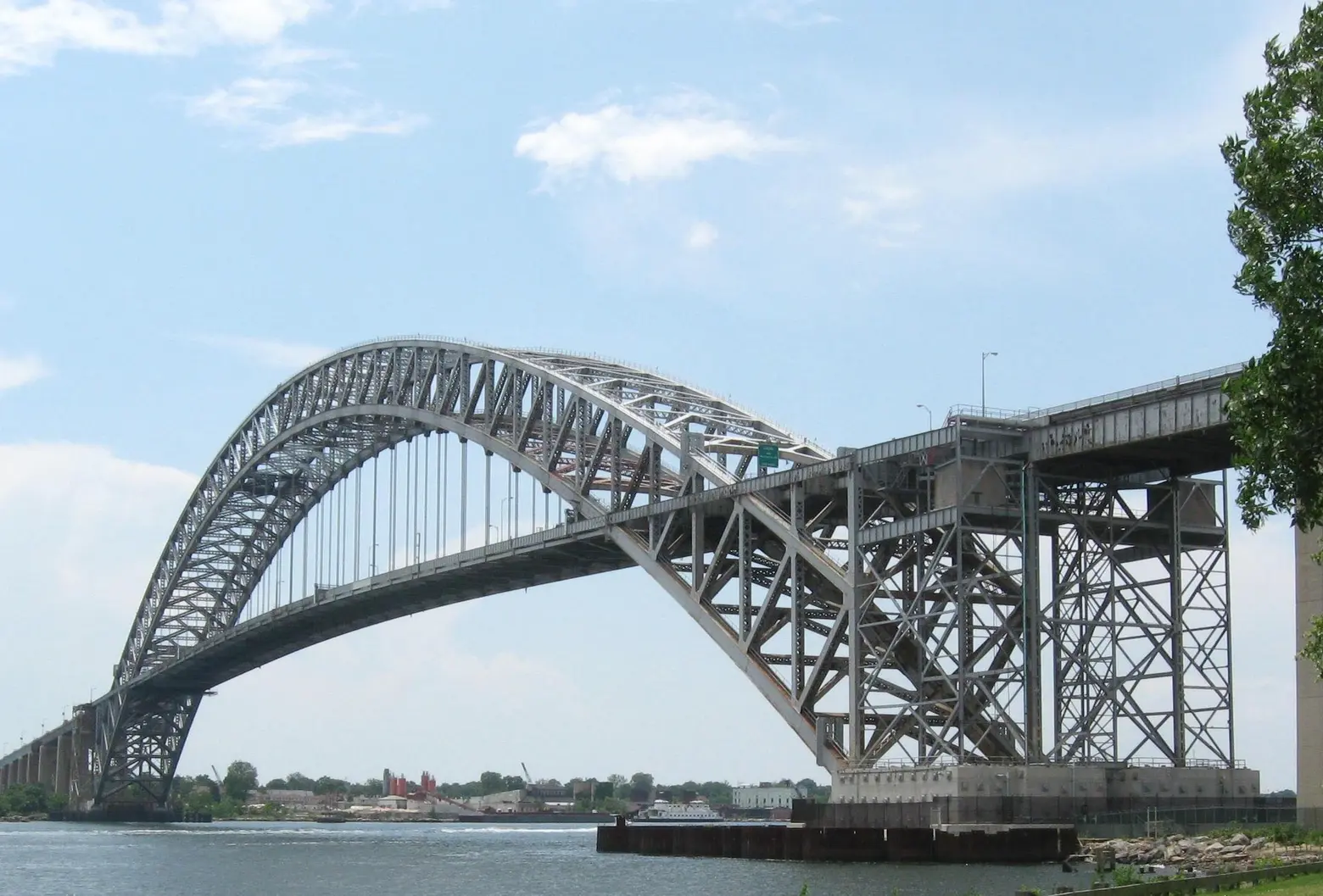 Who should pay to extend Staten Island Rapid Transit across the Bayonne Bridge?