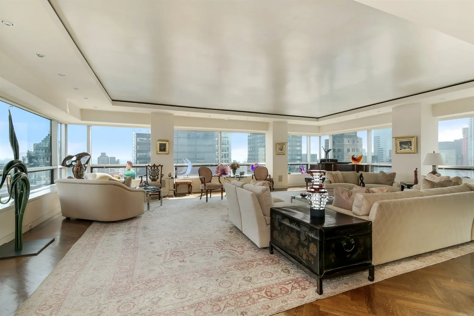 World Trade Center developer Larry Silverstein sells Upper East Side apartment at a loss