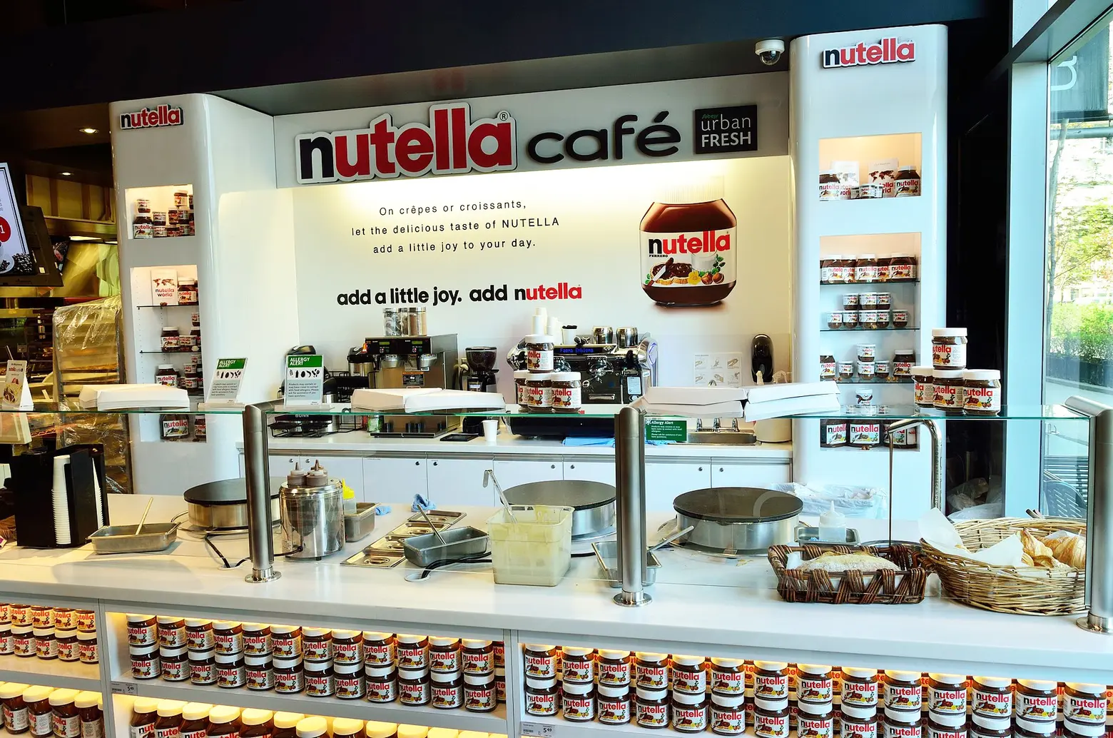 Nutella cafe coming to Greenwich Village; Record-breaking number of skyscrapers went up in 2017