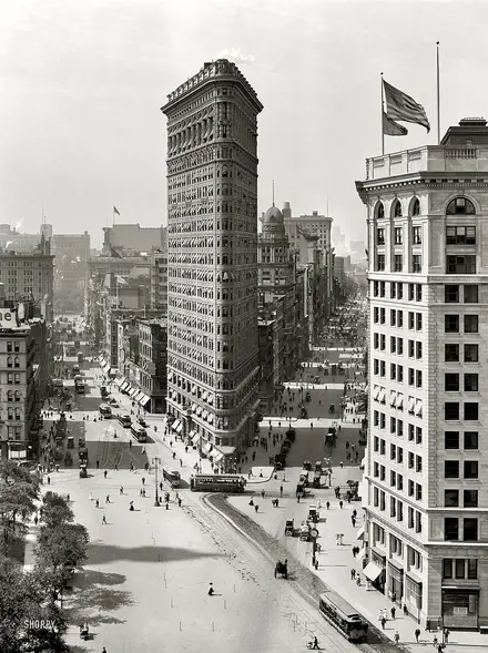 Did you know the Flatiron Building used to have a massive restaurant in ...