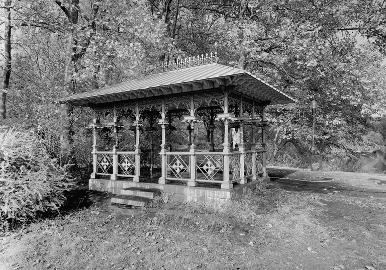 Central Park’s Ladies Pavilion and the disappeared ice skating cottage