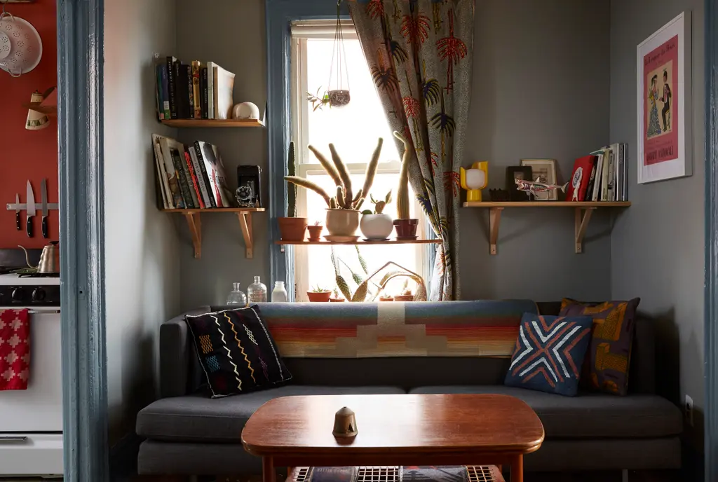 My 330sqft: A Greenpoint photographer does 'grandpa cool' in his earthy ...