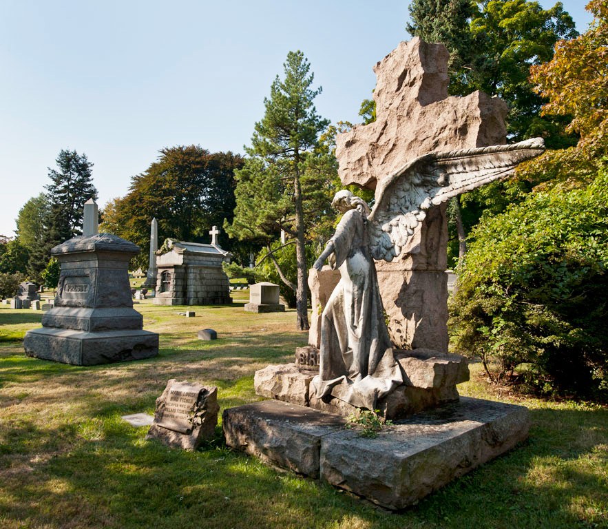 woodlawn cemetery