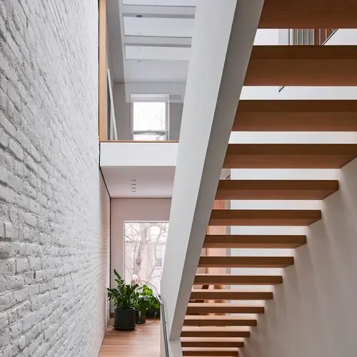 L/AND/A transforms a dark Bed-Stuy row house into a spacious, sun ...
