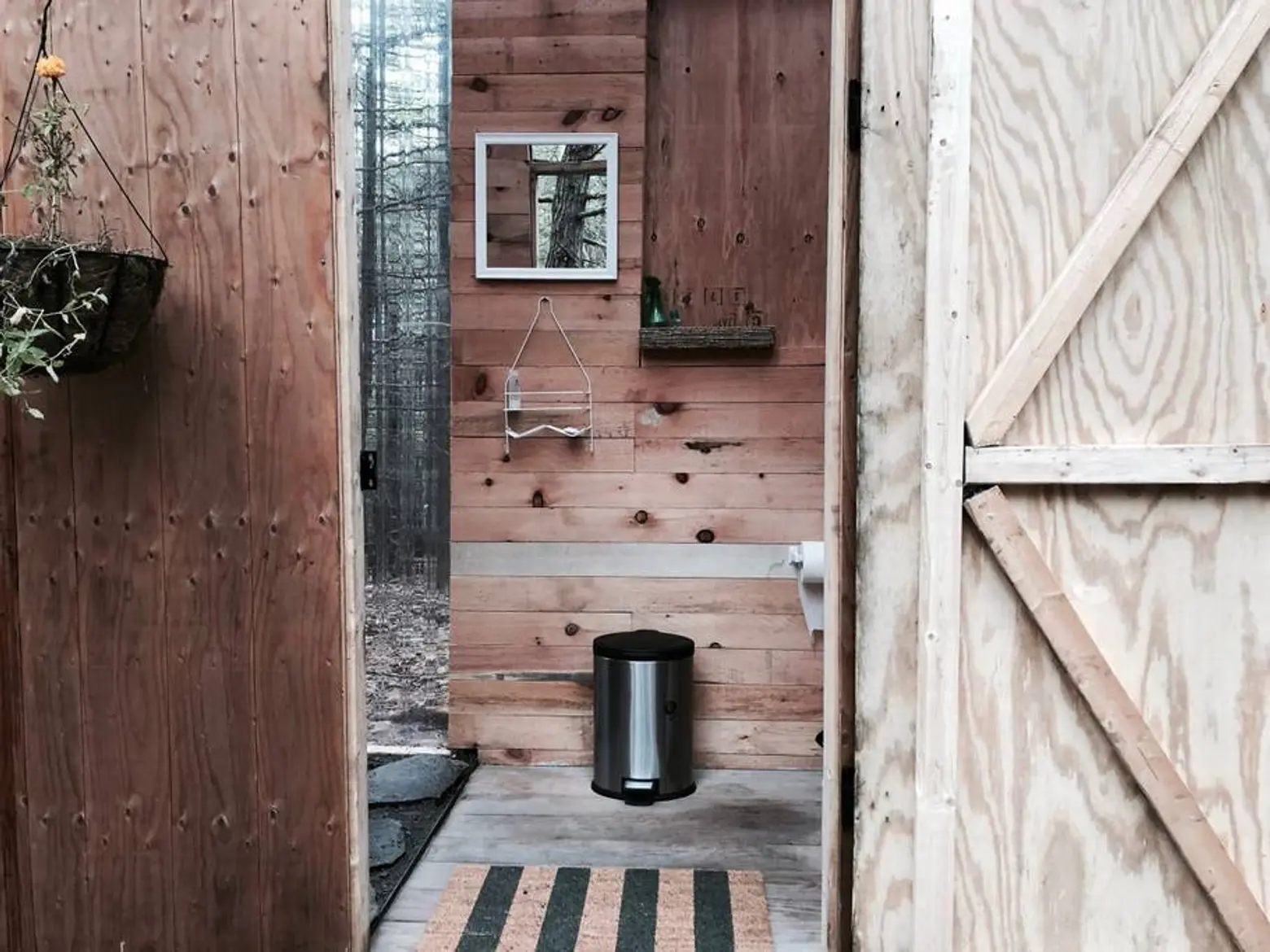 catskills, shipping containers, airbnb