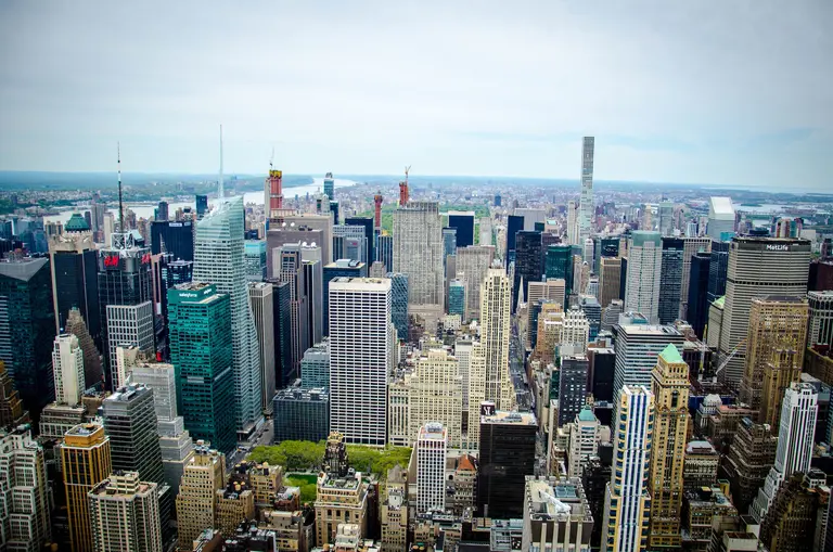 Starting next year, big NYC buildings will display letter grades based on energy efficiency