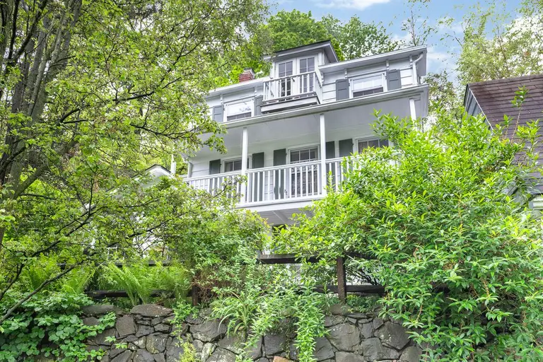 Historic two-bedroom home in celebrity-enclave Snedens Landing asks less than $1M
