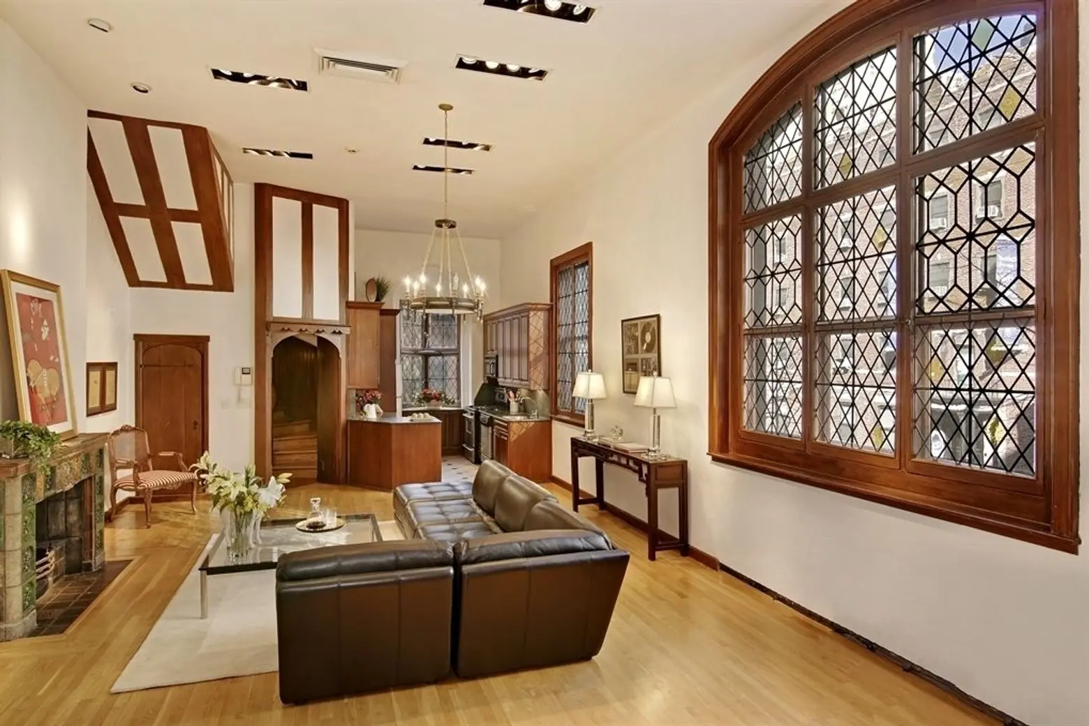 Cole Porter’s former Manhattan townhouse in historic Sniffen Court enclave has sold for $4.8M