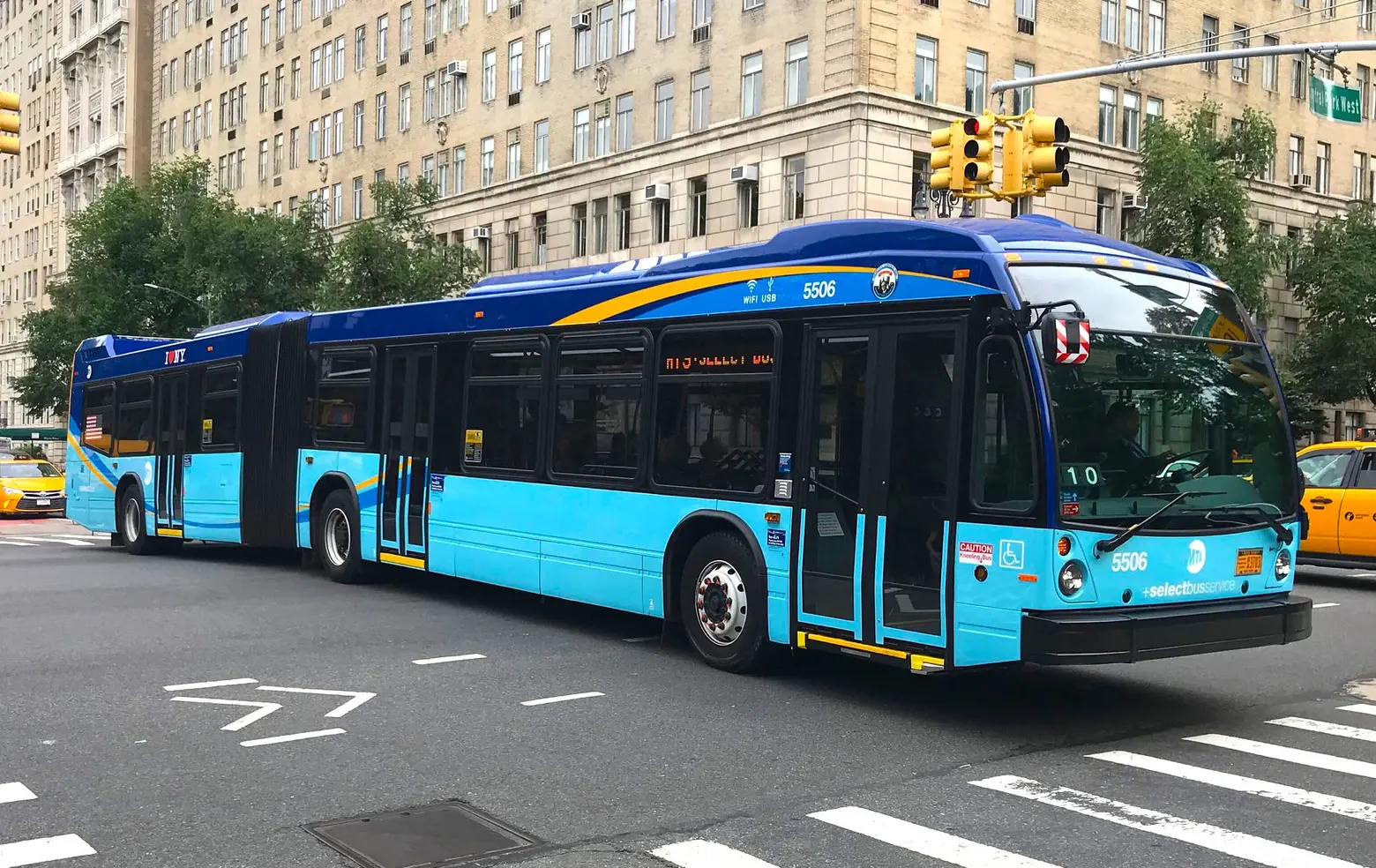 De Blasio promises to increase NYC bus speeds and number of designated lanes