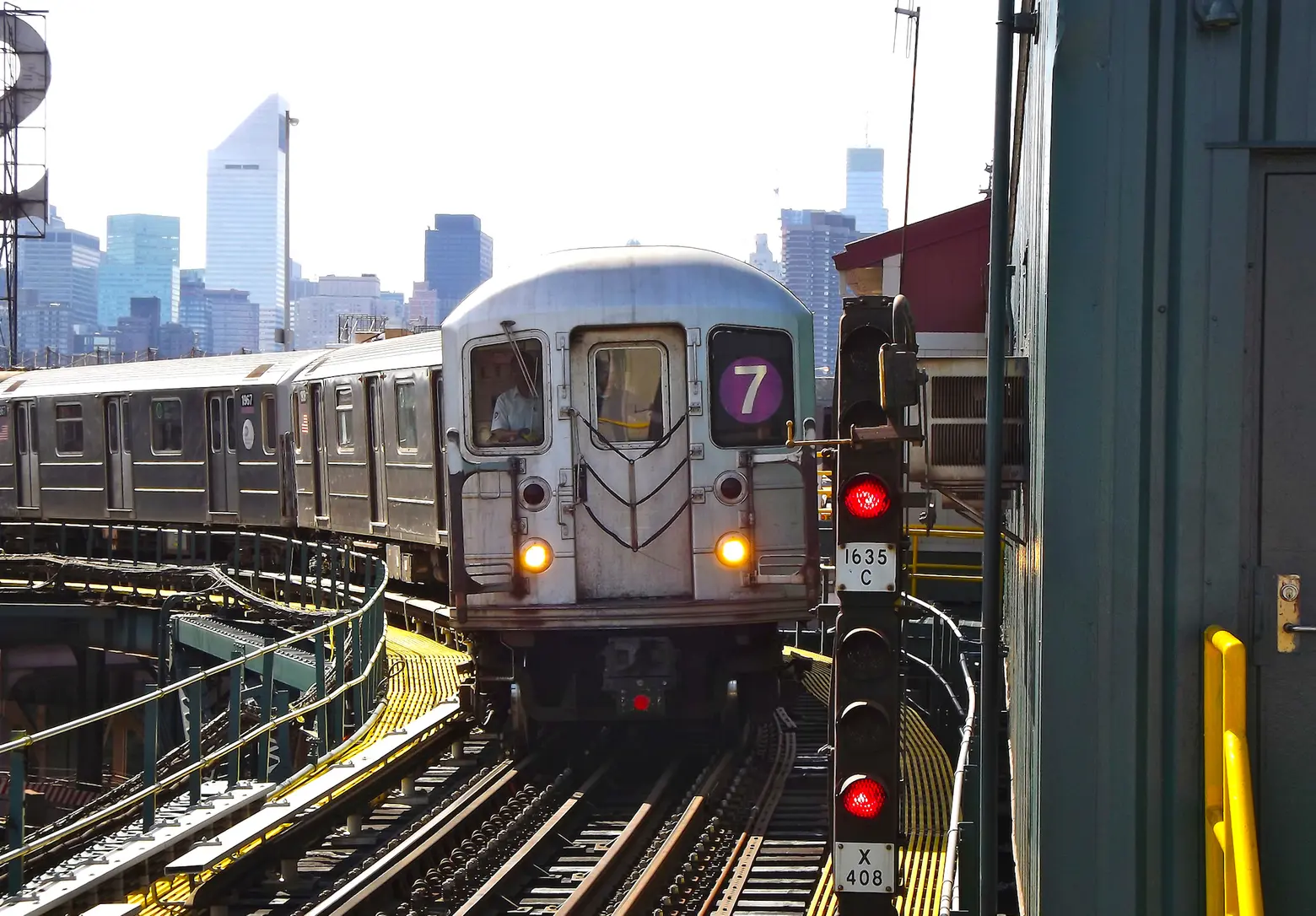 Bad news for L, Q, and 7 train riders trying to get to Manhattan this weekend