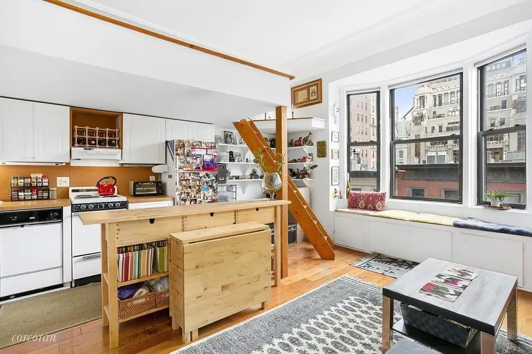 $2,500/month studio may be small, but it’s in the heart of the Upper West Side