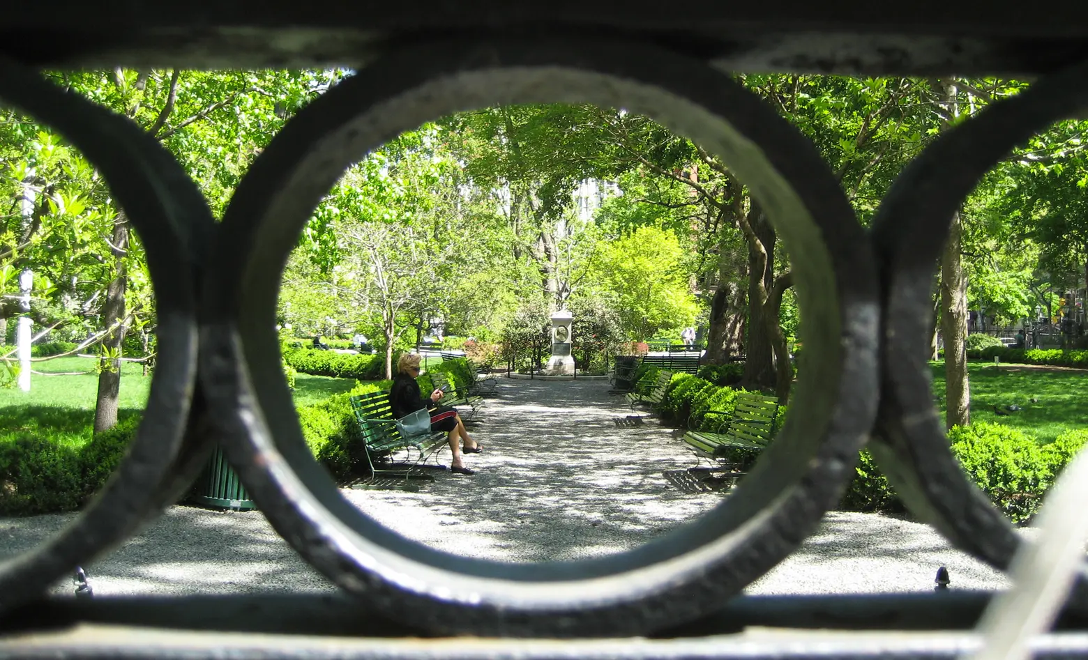 On Christmas Eve, the public can go inside Gramercy Park for one hour