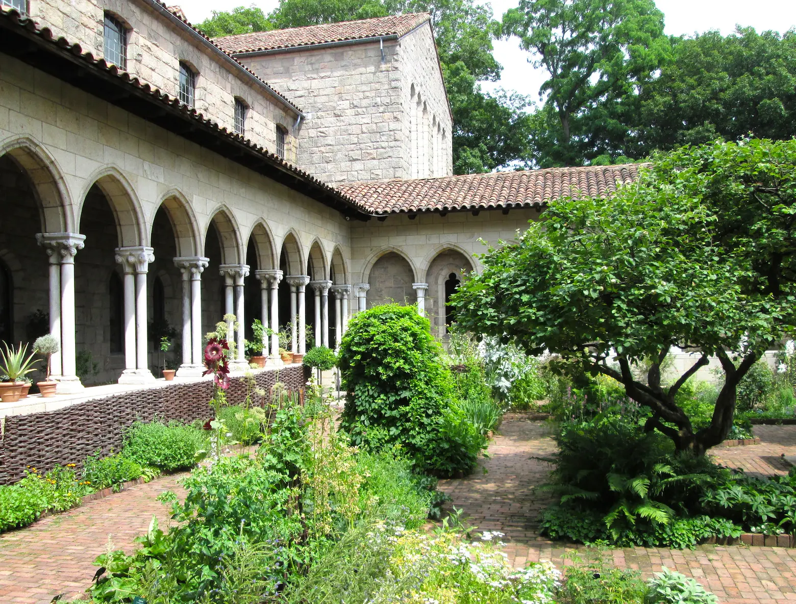the cloisters, romantic spots nyc, fort tryon park