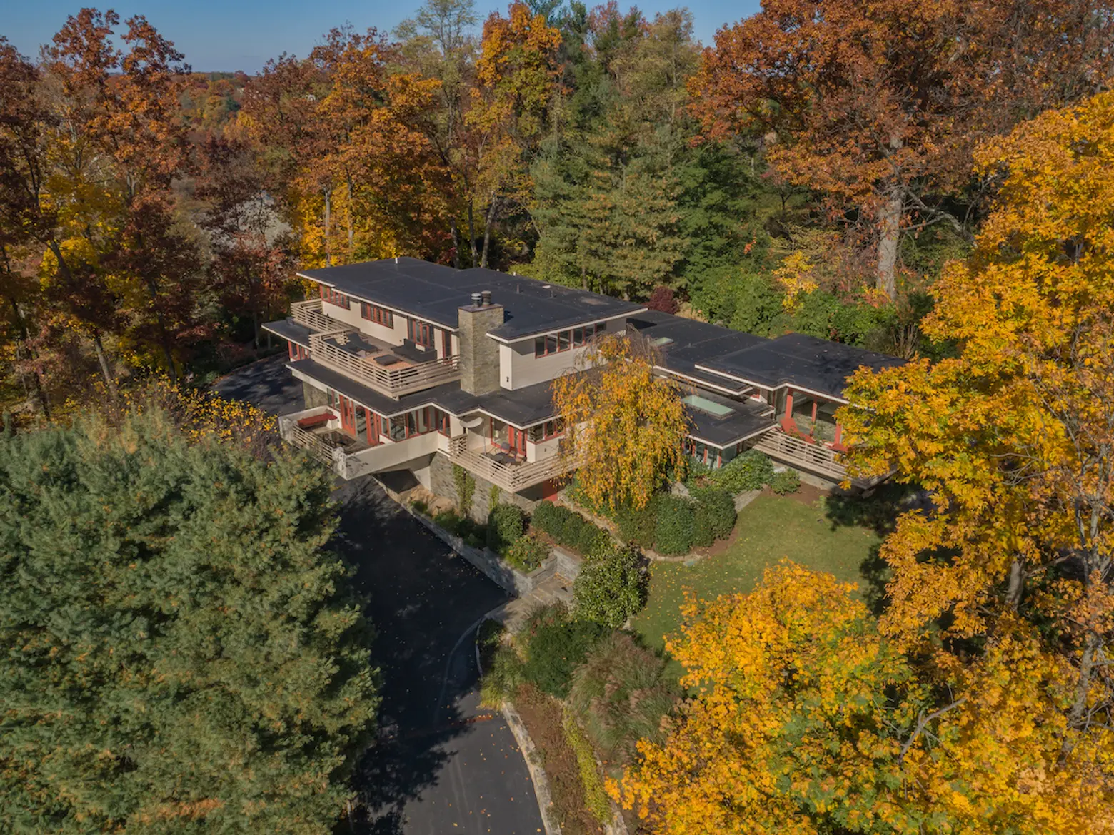 1 governors road, cool listings, frank lloyd wright, modern homes, westchester