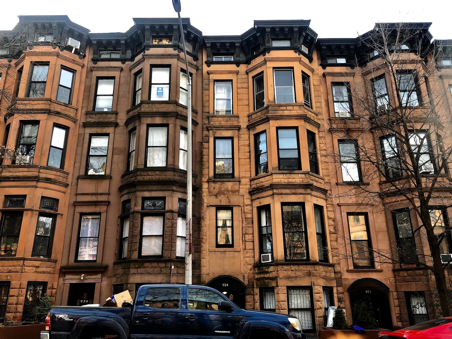 De Blasio signs off on basement apartment conversion program for East New York