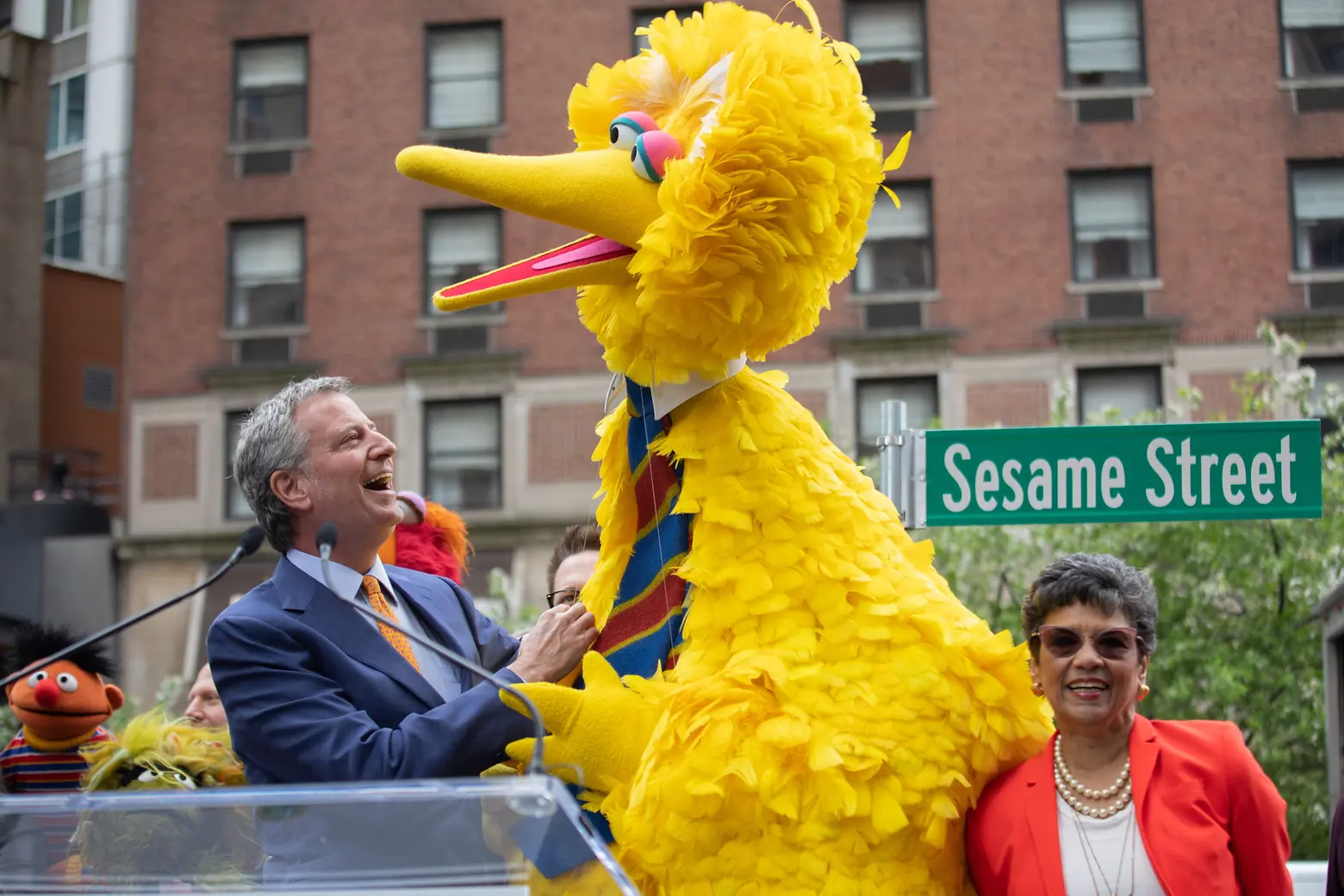 Manhattan intersection is permanently renamed to honor 50th anniversary of ‘Sesame Street’
