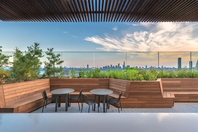 42nd-floor members-only rooftop pool reopens at the American Copper ...