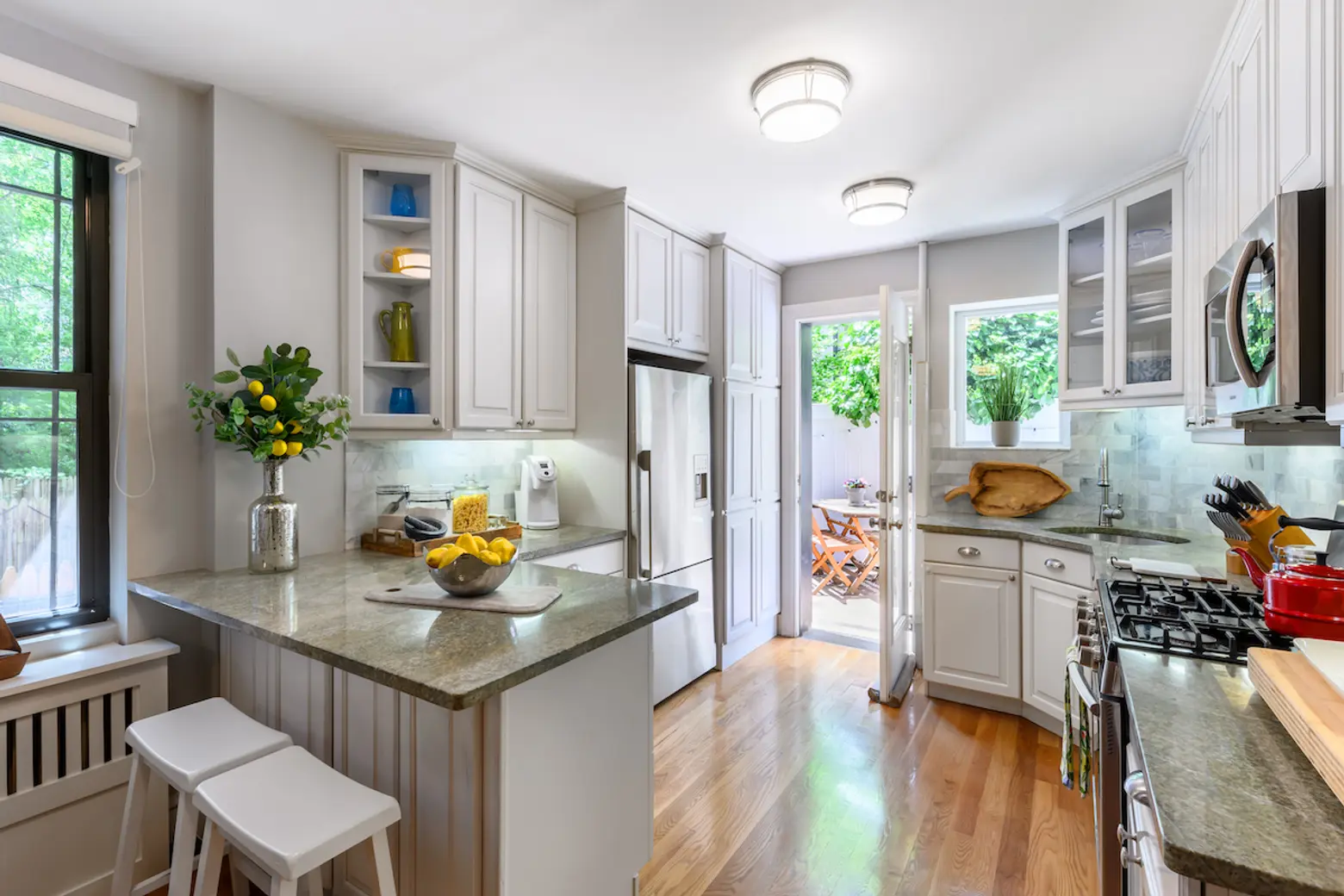 142 East 37th Street, murray hill, cool listings, maisonettes, co-ops