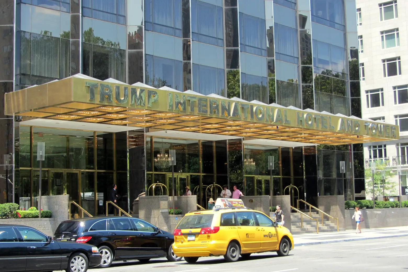 Condo board at Trump’s Central Park West building votes to keep president’s name on signage