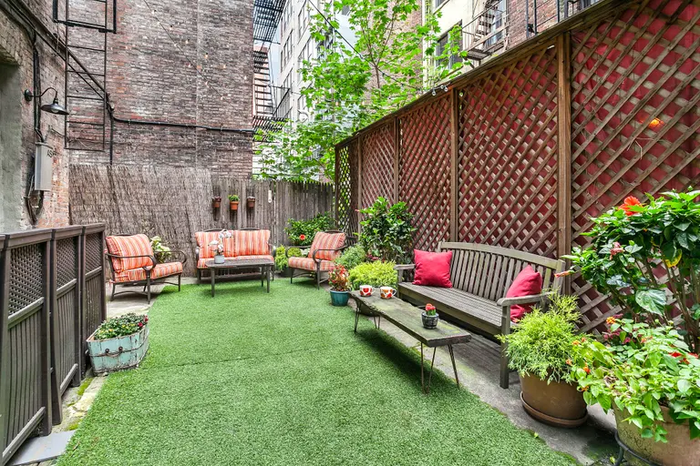 This perfectly petite Chelsea one-bedroom has a huge backyard for $3.8K/month