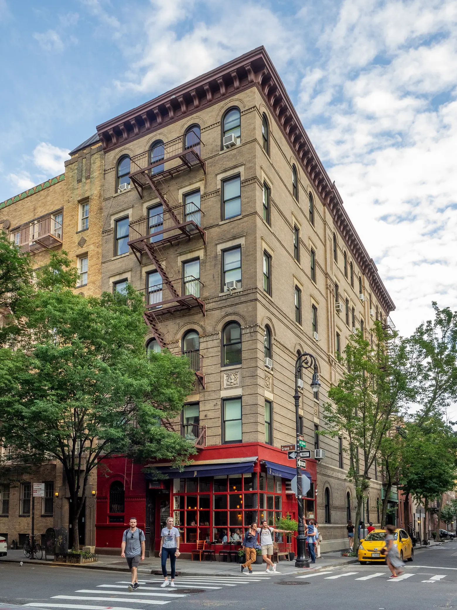 ▷Where to see the Friends apartment building in NYC?