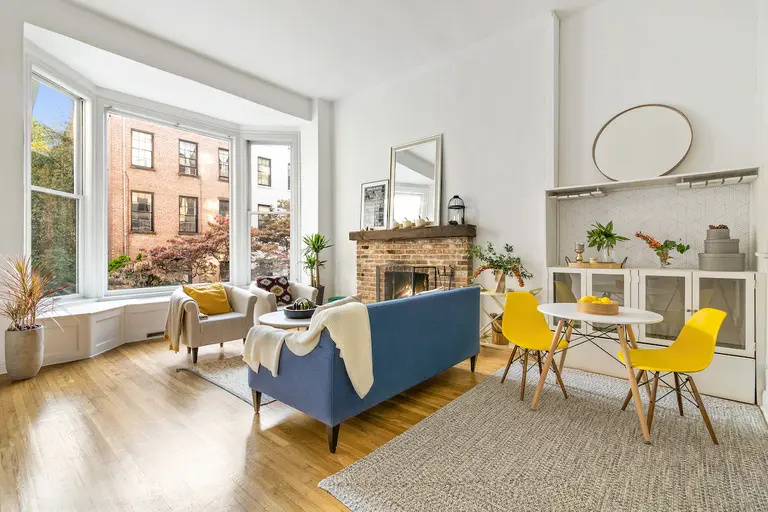 Ample outdoor space and cozy pre-war interiors at this $949K Brooklyn Heights co-op