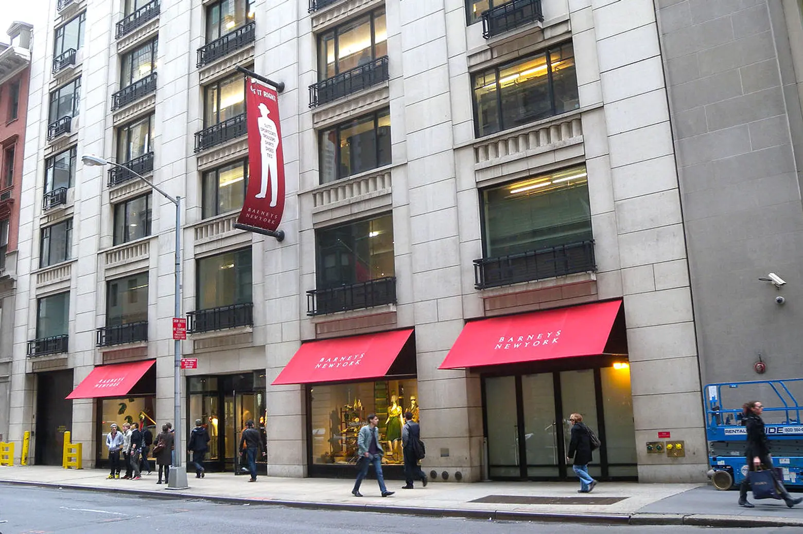 Eataly looks to buy or lease part of shuttered Barneys flagship