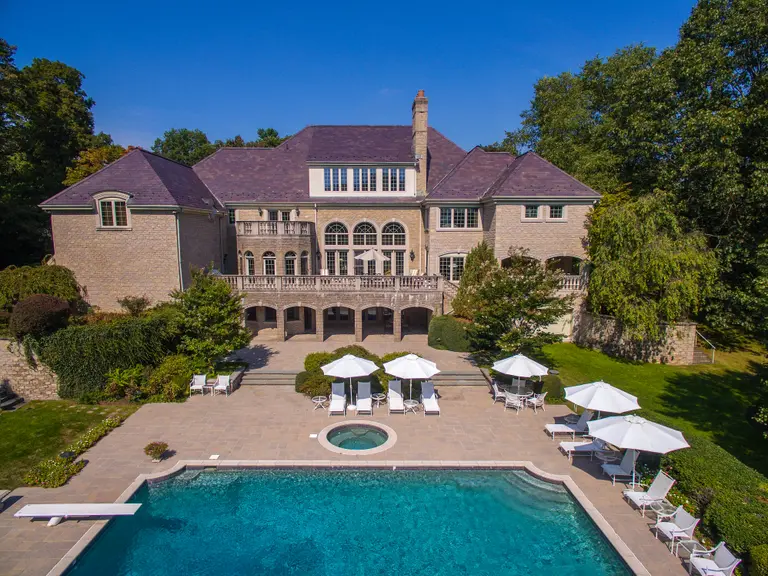 TV host Regis Philbin lists Connecticut mansion for a significant loss at $4.6M