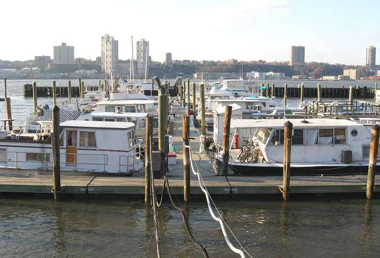 Everything you need to know about houseboat living in NYC, from finding a boat to securing a slip
