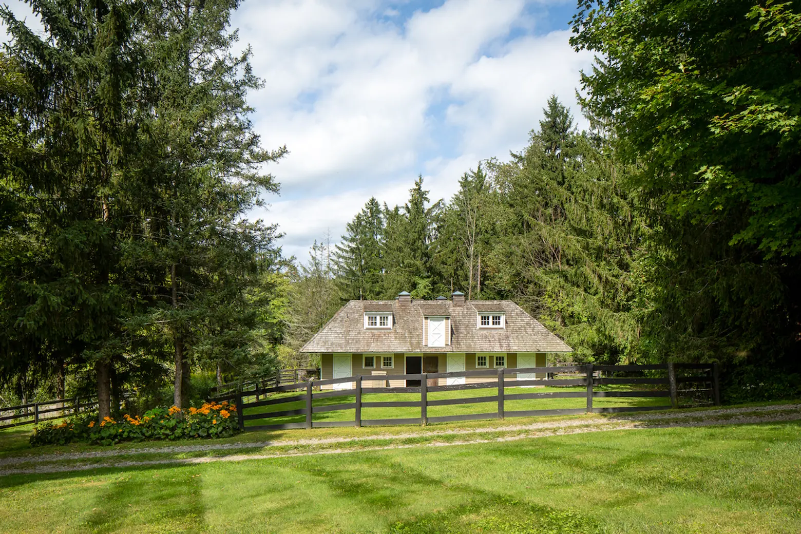 147 altamont road, cool listings, upstate, stables