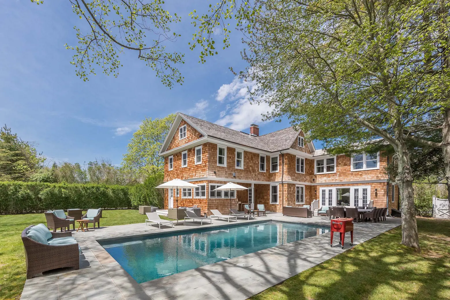 Bethenny Frankel sells Hamptons home after taking a loss on her Soho condo