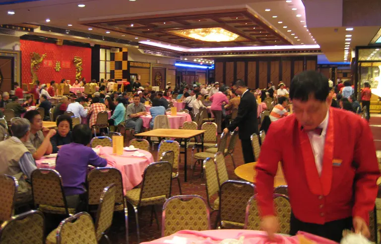 Chinatown restaurant Jing Fong will close its legendary 800-seat dining room