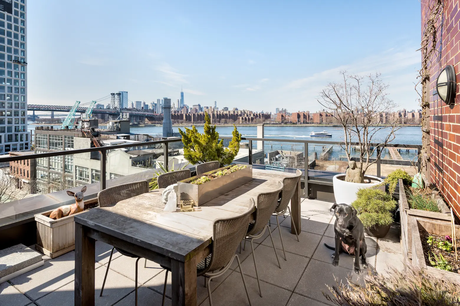 $2.6M Williamsburg penthouse has a rooftop cabana and a private parking spot